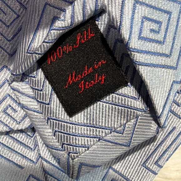 TUMI Silk Geometric Patterned Blue Tie - Picture 3 of 6